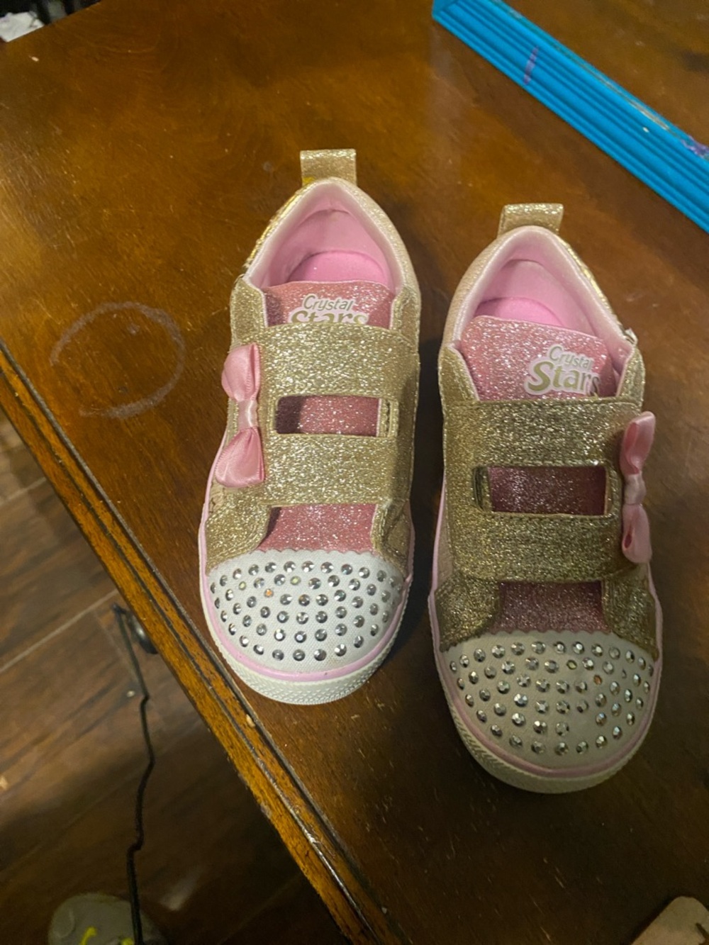 Skechers Kids Glitter Bow Light-Up Sneakers - Pink & Gold